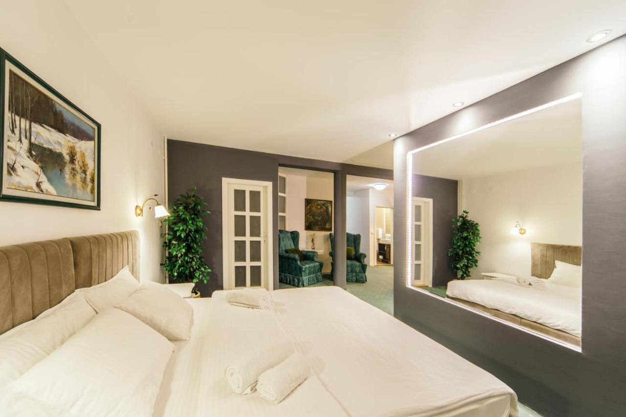 Garni Hotel President De Luxe Κραγκούγιεβατς Εξωτερικό φωτογραφία