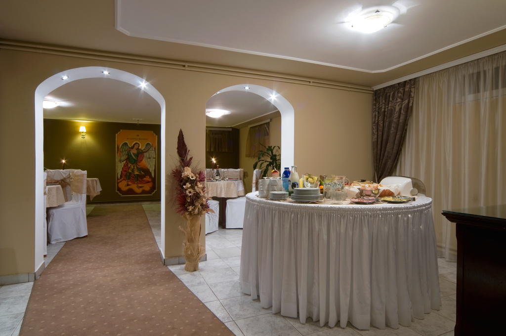 Garni Hotel President De Luxe Κραγκούγιεβατς Εξωτερικό φωτογραφία