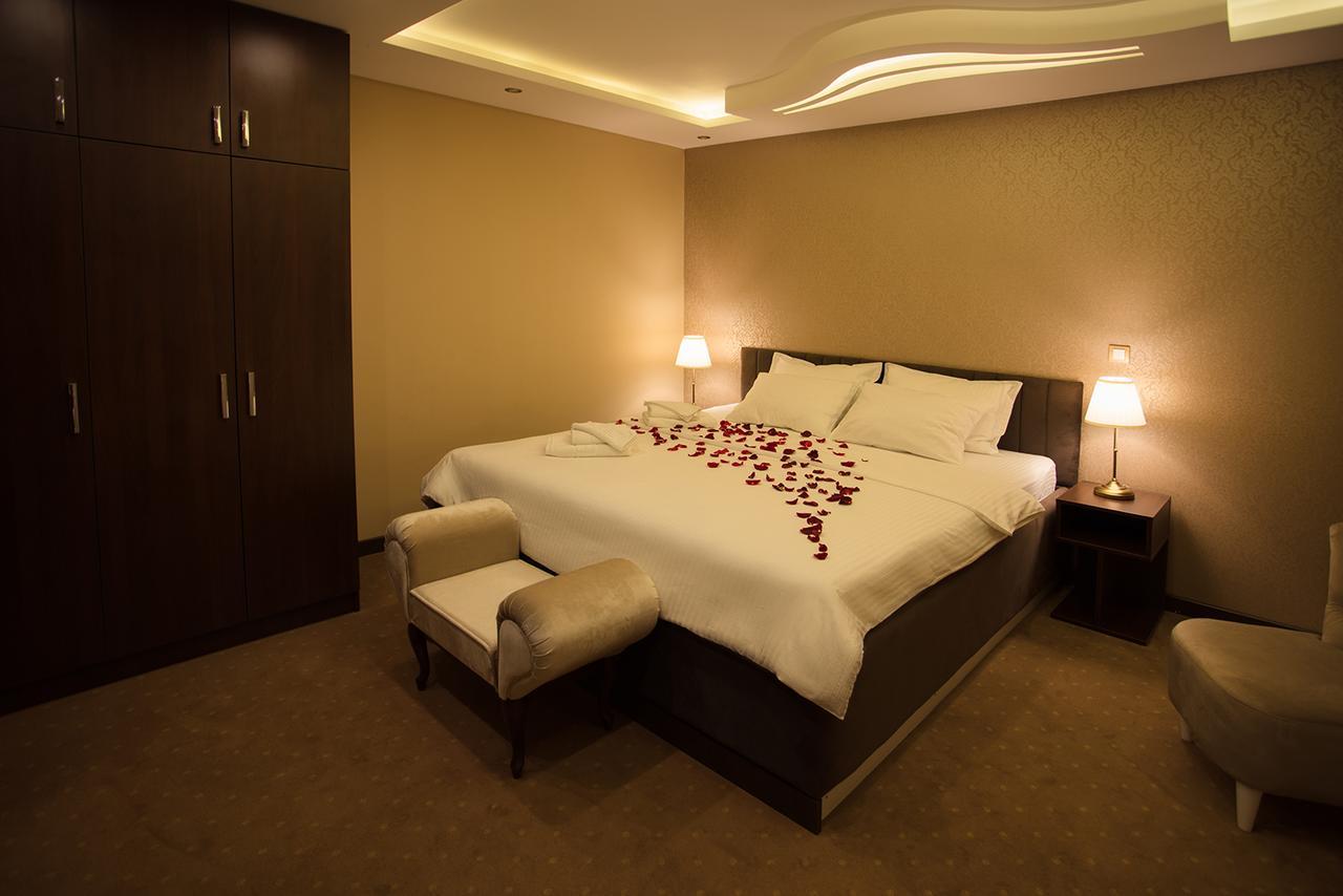 Garni Hotel President De Luxe Κραγκούγιεβατς Εξωτερικό φωτογραφία