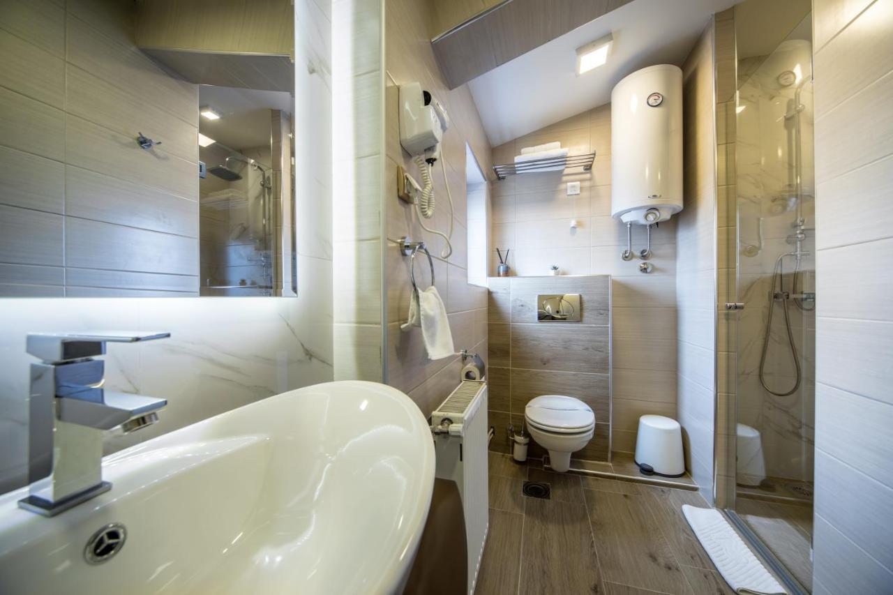 Garni Hotel President De Luxe Κραγκούγιεβατς Εξωτερικό φωτογραφία
