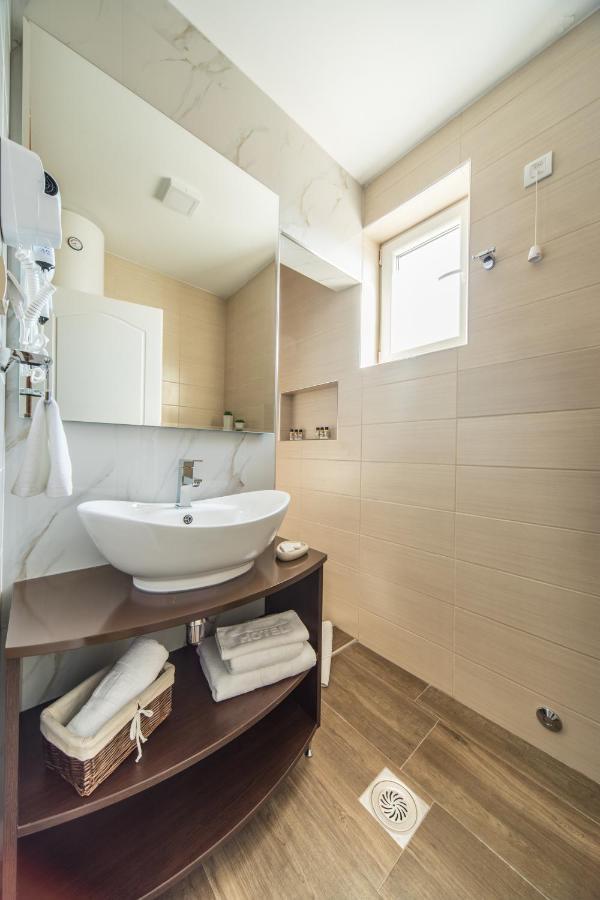 Garni Hotel President De Luxe Κραγκούγιεβατς Εξωτερικό φωτογραφία