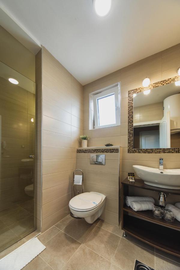 Garni Hotel President De Luxe Κραγκούγιεβατς Εξωτερικό φωτογραφία