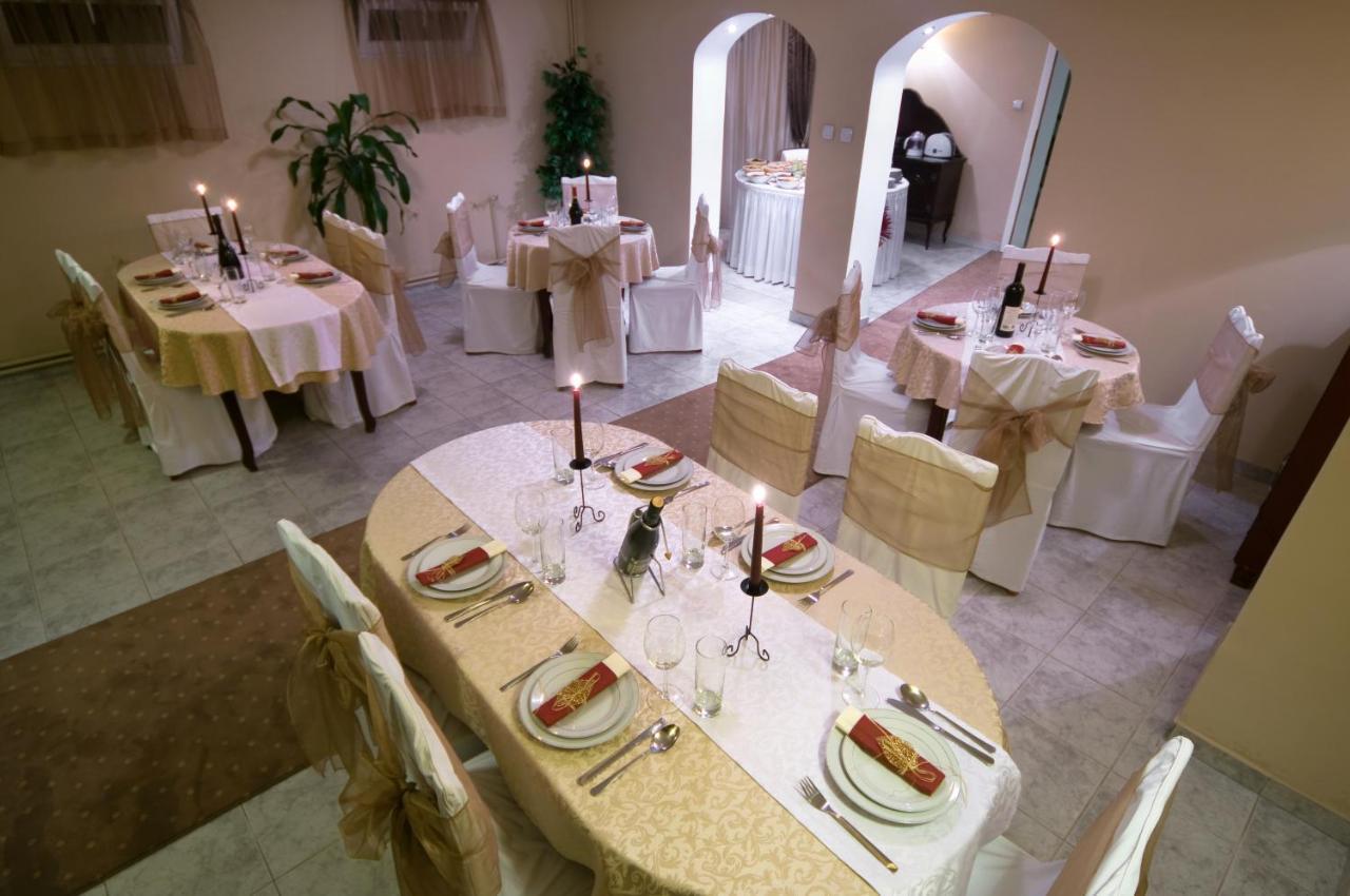 Garni Hotel President De Luxe Κραγκούγιεβατς Εξωτερικό φωτογραφία